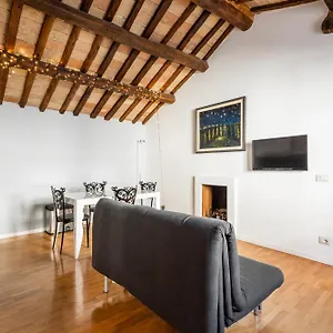 Pavone Centre Romantic Roma